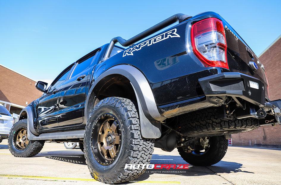 FORD RANGER RAPTOR PODIUM BRONZE BLACK LIP
